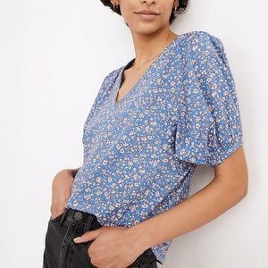 Madewell V Neck Puff Sleeve Top in Summer Vines